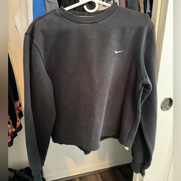 Black vintage cropped Nike crewneck size M - Picture 1 of 2